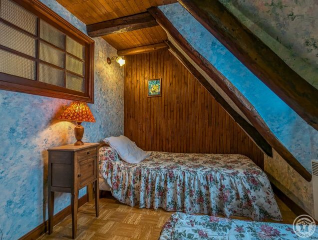 31G100263-b4aa10a2d9eb45f0ae45ffdca36c1e36