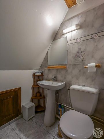 31G100263-c9f251e28e1345a3be28887a3e93cc76