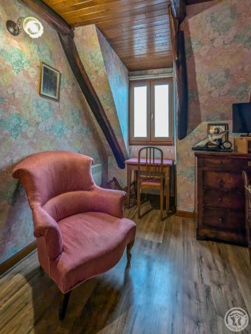 31G100263-eb9f84f31bf34b5daa62aa5254903fdf