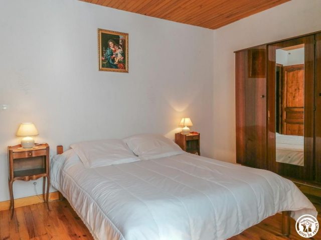 31G100264-f0bcc9064fb14db4972945d337a5d3c9