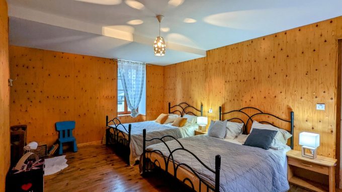 31G100288-d4e2fa56e59c430d91672301b03a9fa7