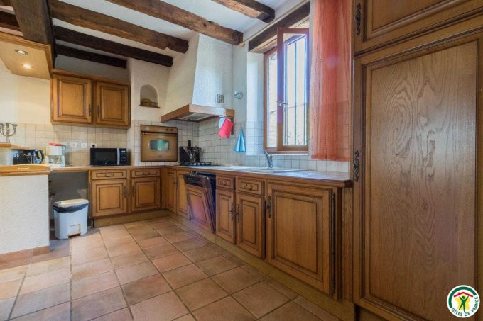 31G100307-34769b39e1e547dcabc60ddec8cb6e25