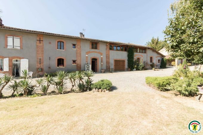 31G100307-458e5dc977014419a82c11a8afea55eb