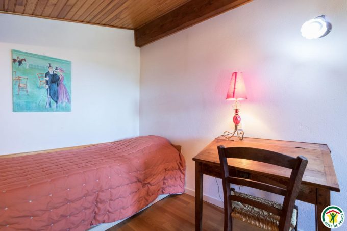 31G100307-5a46a8ee4d2542d28a42107f2923afb0