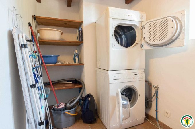 31G100307-9ef9bf8c36de4a879d6f46bacec6b997