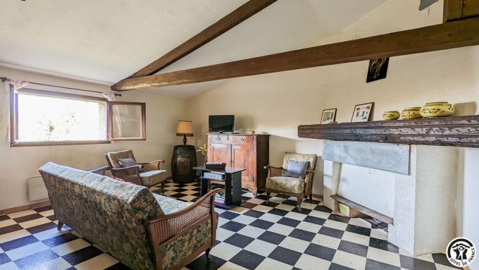 31G100310-61cfa7ab3c884c3a81d73c4ff7a3ede5