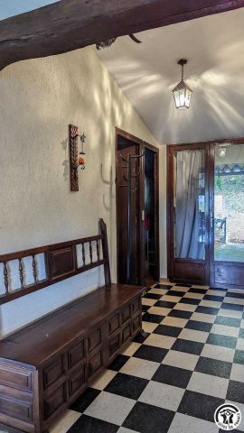 31G100310-80005aeb0b43443c969b87cf51f80058