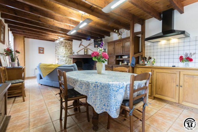 31G100342-014cd01b9a484d0394a7c1eadb355154