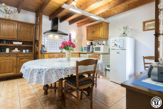 31G100342-6a693b5d00db478aa8b93ddda8028fc3