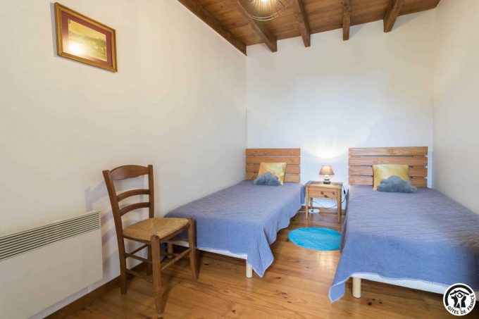 31G100342-a9c68b9c733947b69afa586ddcef67d2