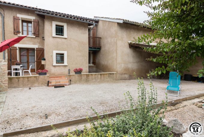 31G100342-ce9fd015fce34e95b9502b424c7715cb