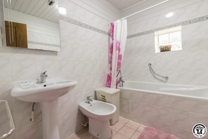 31G100342-d4274595711d4243bc353bcd500c43c6