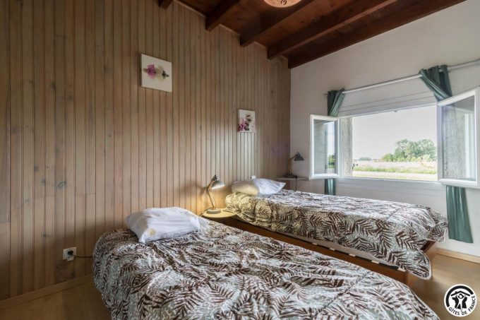 31G100344-15dff244e4ae462d9e7963b51e815ee1