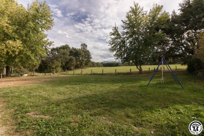 31G100344-393e295c11b14f468e89a5d89ada27bf