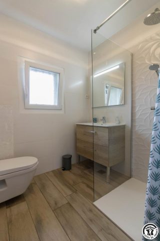 31G100344-4397e838647a4564afb7fb90255fce62