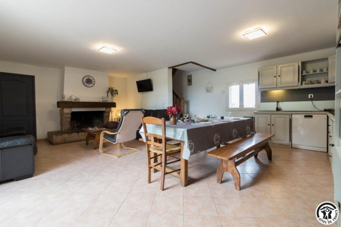 31G100344-46b0b2c0dc2a4d49ad27edd06e7b6abd