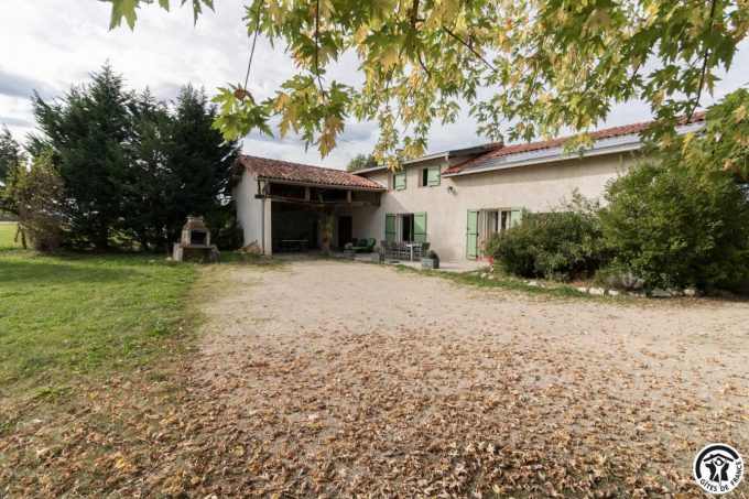 31G100344-59904b2d37f84b6ebec99c9ac5e8cbbd