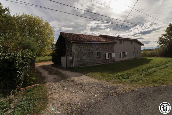 31G100344-8ff8843faa3f44d098ea32433927b6d1