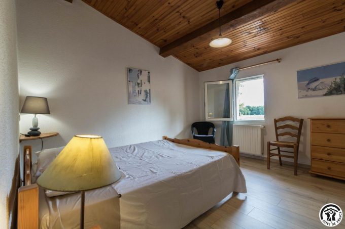 31G100344-e3d4818e4964421e8c4ee754b916d81b