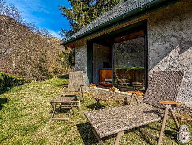 31G100355-6bf4824005e64b46a9e33128cdde3b39