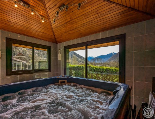 31G100355-cacfd538f6ae4ffa921b0a0bcb229326