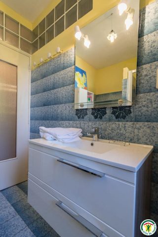 31G100358-4454a99b151a44ed8874cb7fb1a9950f