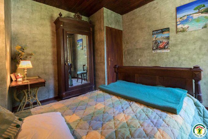 31G100358-49047919aed747dba16ca220a6765224