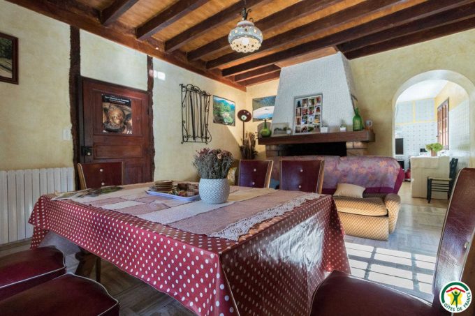 31G100358-72a8f006ff044deb854e9b1ecb2ce5fc