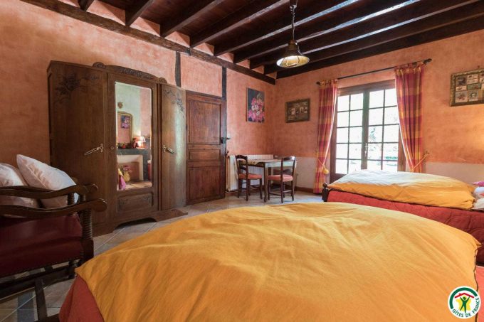 31G100358-79e83440f6dc43e490d10cb09e01e4d2