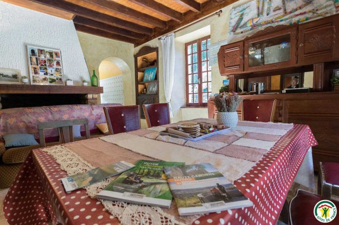 31G100358-8b7e3be086be4eb7a2ab43927af5c9ca