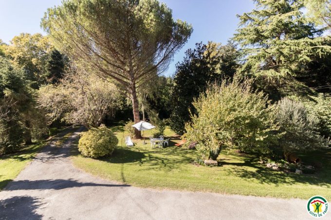 31G100358-9ae783ba035946148cb4bd7db80f470f