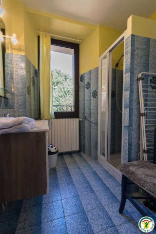 31G100358-c8ff0abab4e34725bfc66cbdee2ea283