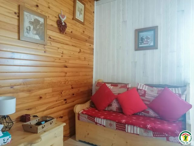 31G100375-0eaacde1b72a407d9402f45f1dcc805d