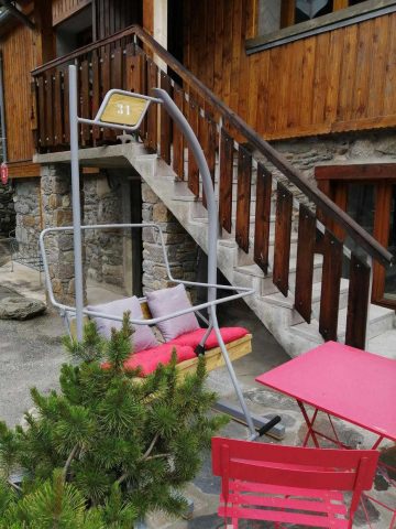 31G100375-2e9e31b522e44334968e4d8ef61db68d