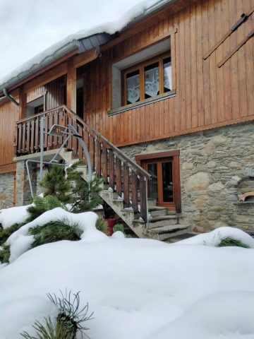 31G100375-2f2006a9ff444f208d369fdb663c1136