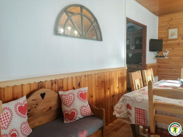 31G100375-334f1321e86545b69cac4f968ecfef90