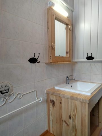 31G100375-836b761ea66442c6a30fae97d0286a6b