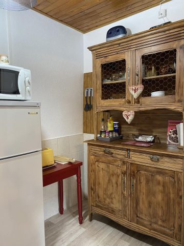 31G100375-847723b2b88d423bb91f670a9a72cc77