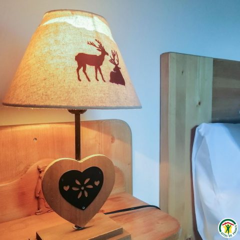 31G100375-94cd0a13586c43f1b624eca8f02f19f4