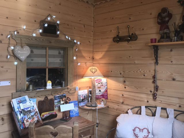 31G100375-bd63fea7c7ee4e43aae203257f748061