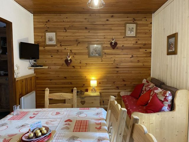 31G100375-dc158dd874214ca8b6309fee02a0c100