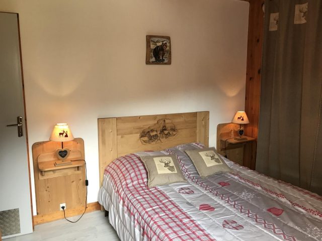 31G100375-e6b40112bc04410f8d42acd0a46de537