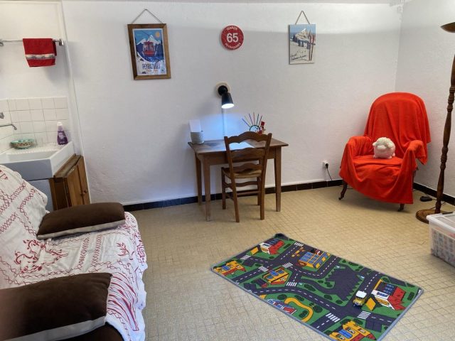 31G100375-fcca2820d56d448694d770a955e302be