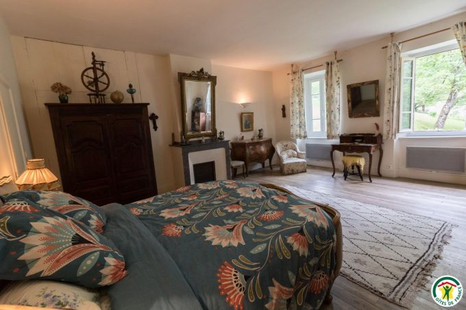 31G100403-1cad72b630c64842a5ec939da7a50ccd