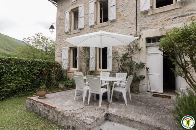 31G100403-5b9415b21bbd4d4d9553f4c2c52d415d