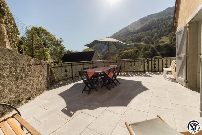 31G100440-2c7244f5aef140ffb0ca6f3ef73ad19d