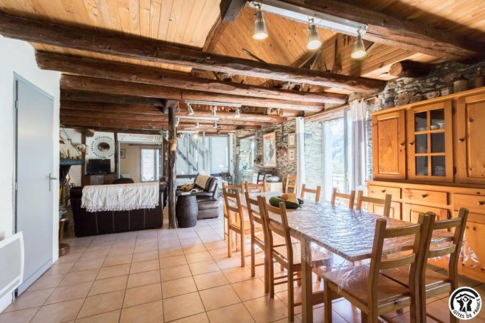 31G100440-2ca51a932e954afdbd4b6b696f04fbf2