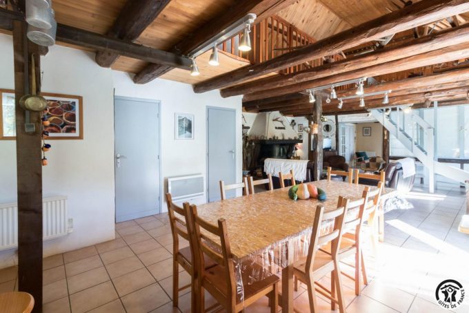 31G100440-39154eaf1e6b4550aead6e3885876105