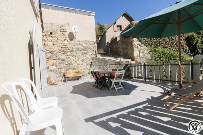 31G100440-846260557b5944ad9117372a871369dd