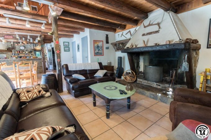 31G100440-a9cbf5666321484791cc547b81d3ebc0